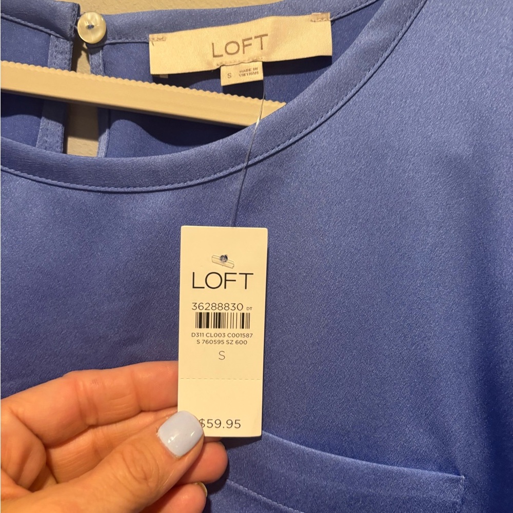 Women's LOFT Blue Silky Top - Size Small NWT - Picture 4 of 9